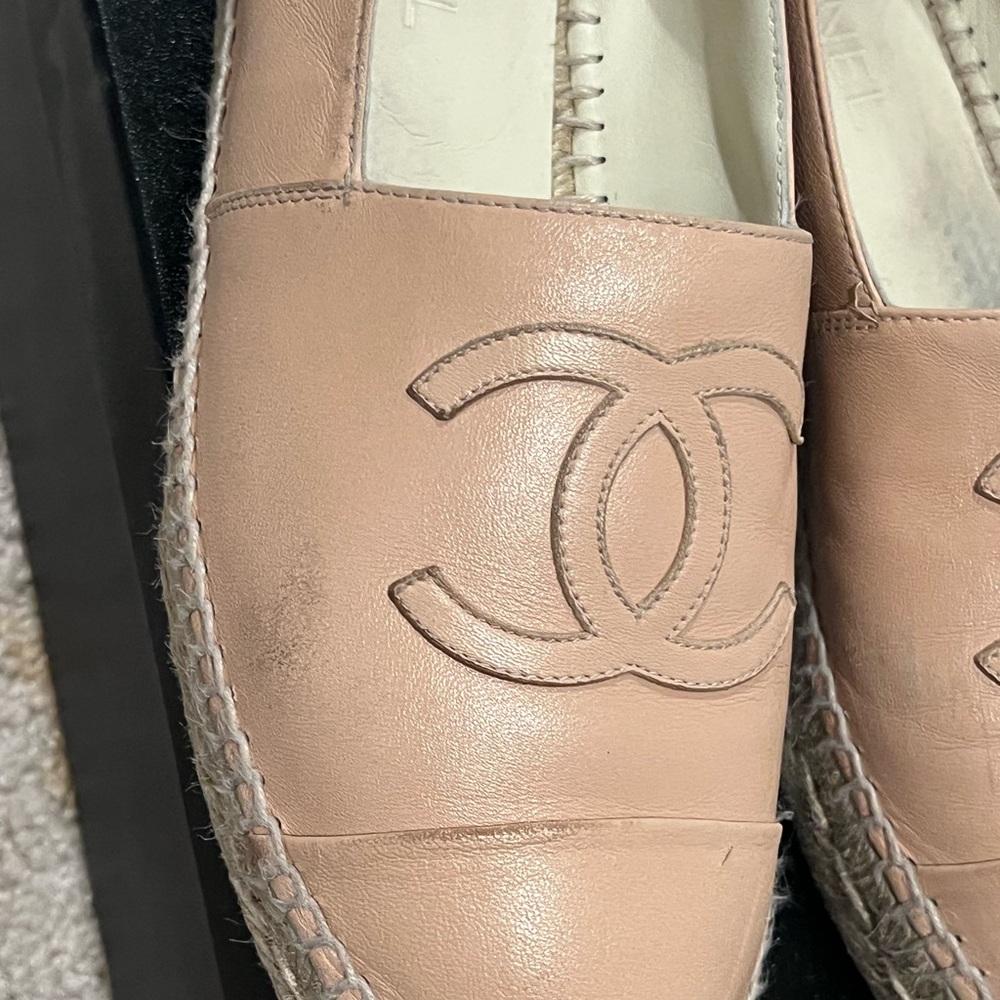 Chanel Tan Espadrilles Classic Style - Picture 13 of 16